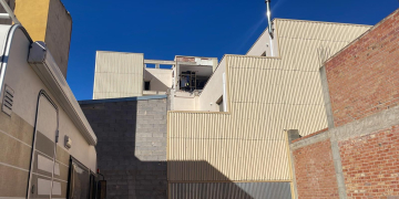 Una explosió en un pis de Camarles provoca dos ferits i el desallotjament d’un matrimoni