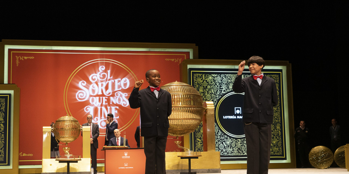 La grossa de Nadal, el 05490, passa de lluny a les Terres de l’Ebre