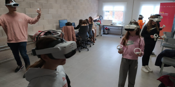 Una desena d’escoles rurals de l’Ebre participen en un projecte pilot de realitat virtual i augmentada