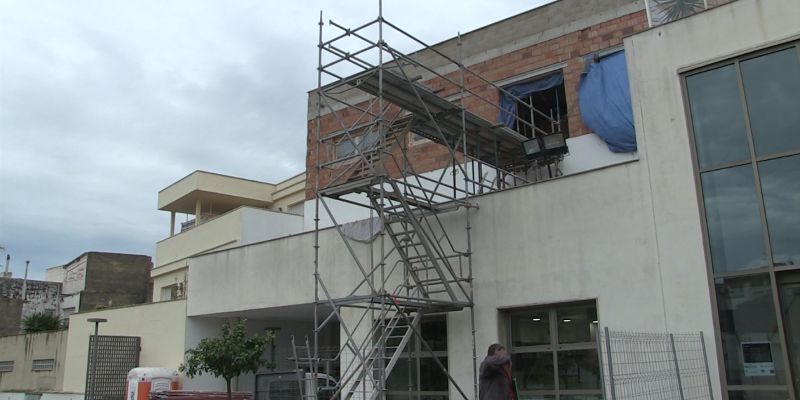 La nova sala polivalent de la biblioteca d’Alcanar estarà enllestida en tres mesos