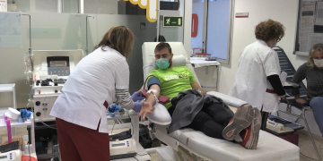 Les reserves de sang cauen a la meitat després de les festes nadalenques