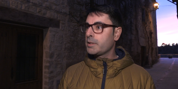 Caseres rehabilita un alberg per atraure turisme i famílies al poble