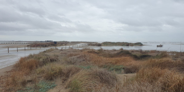 El temporal provoca microruptures a la barra del Trabucador
