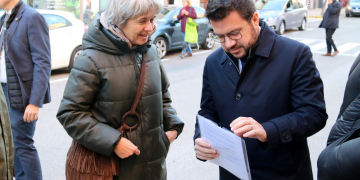 Aragonès inaugura al Perelló els dos molins més potents de Catalunya enmig de protestes veïnals