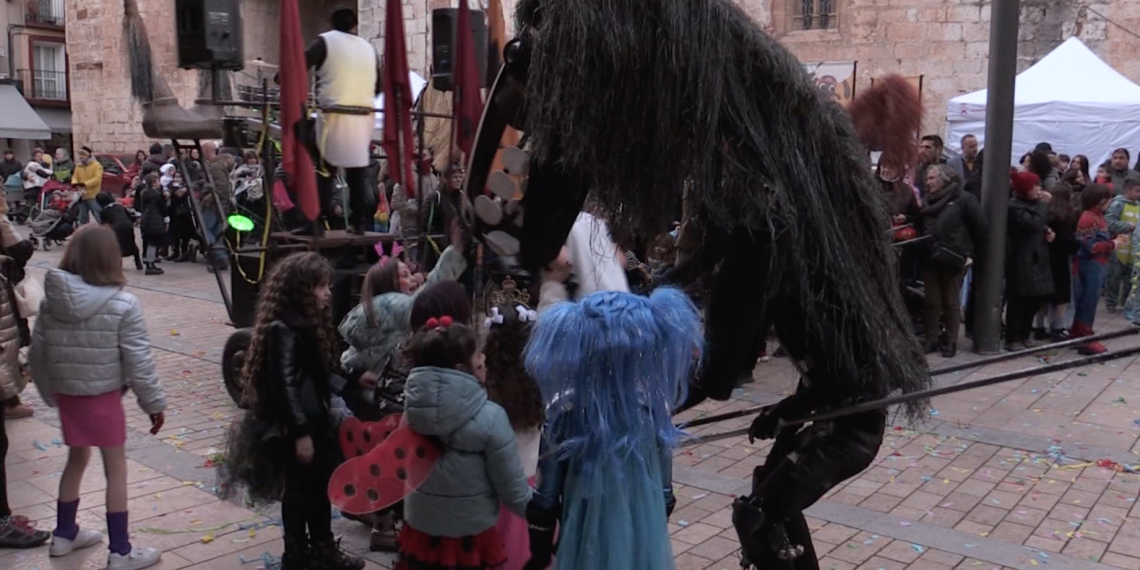 “Els Cavalls de Menorca” obren la desfilada del Carnaval d’Ulldecona