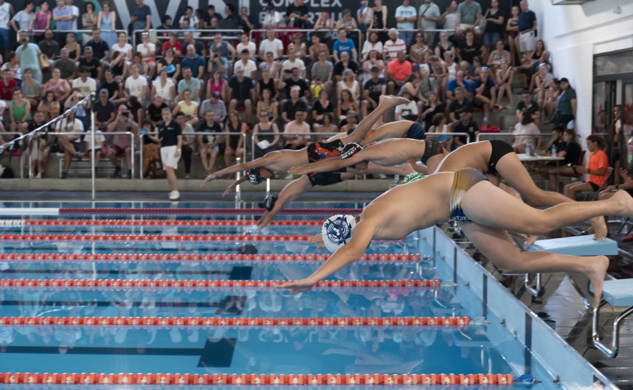 El WIN Tortosa acull dissabte la primera jornada de natació escolar del Baix Ebre