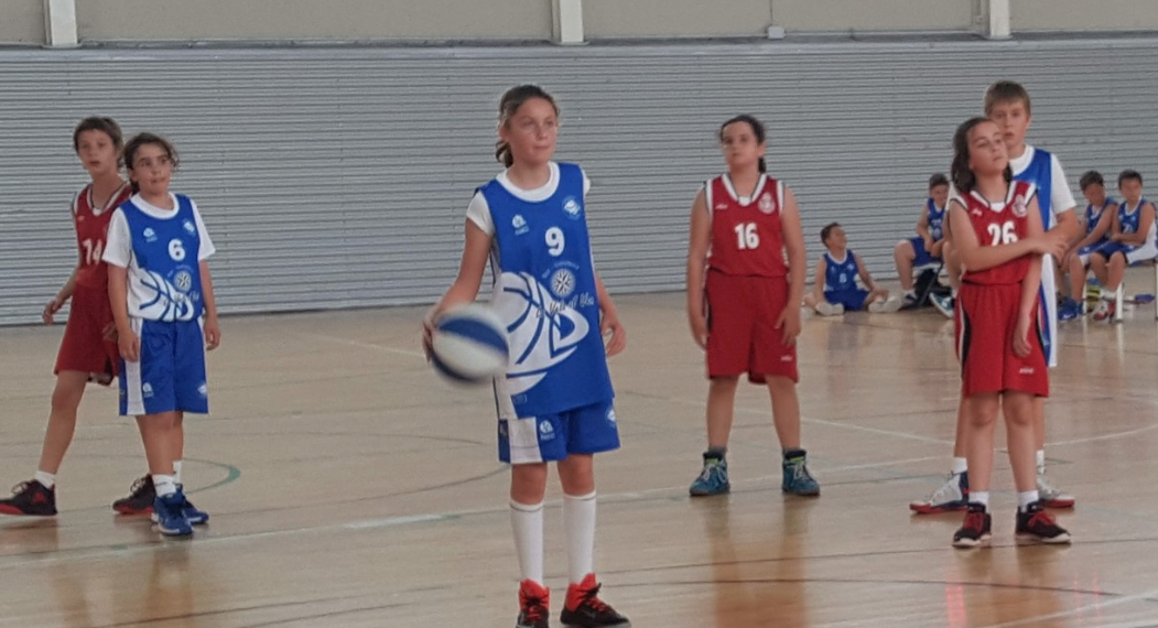 Un total de quinze equips inscrits a la primera trobada escolar de bàsquet 3×3 del Baix Ebre