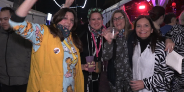 Centenars d’ebrencs gaudeixen del Carnaval de Vinaròs