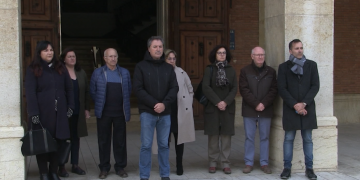 Minut de silenci a Tortosa pel primer any de la guerra d’Ucraïna