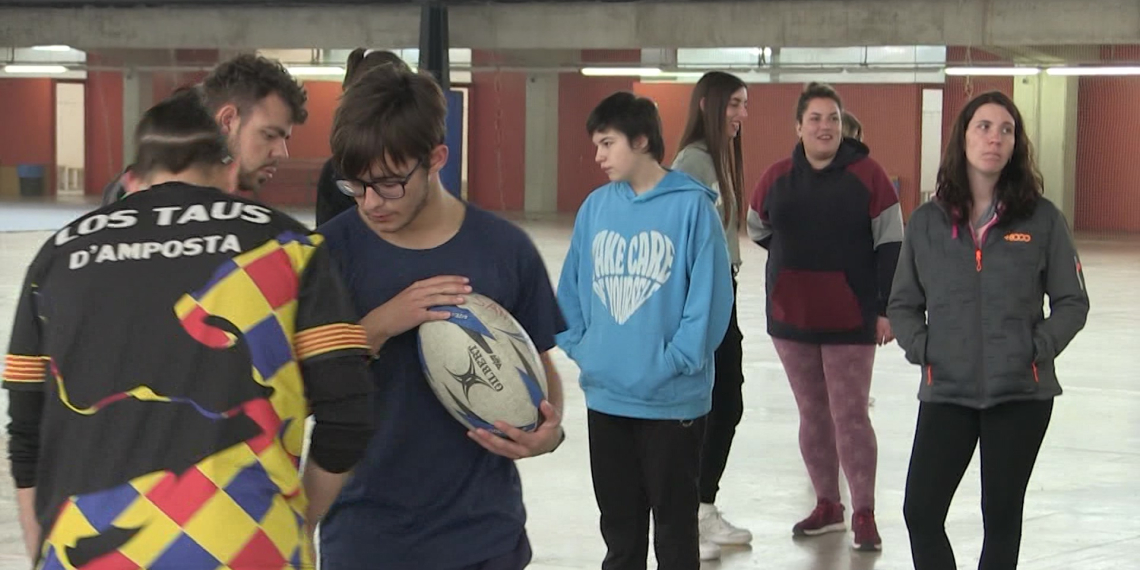 Estudiants de la URV i del col·legi d’educació especial Sant Jordi, units pel rugbi