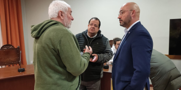 El conseller d’Interior trasllada el condol del Govern als familiars de l’accident i l’alcalde de Camarles afirma que “és un cop duríssim” per al poble