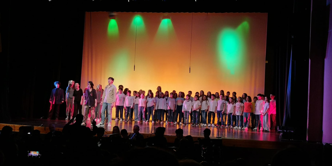 Una òpera infantil reuneix a l’escenari 60 cantaires i músics del Conservatori de Tortosa