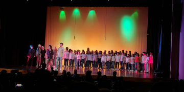 Una òpera infantil reuneix a l’escenari 60 cantaires i músics del Conservatori de Tortosa