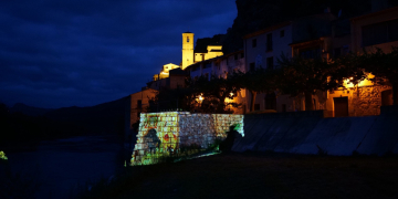 Miravet obre la tercera edició del festival EbreLumen de videomapping i natura a la Ribera d’Ebre