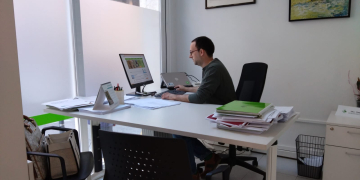 Les infermeres en geriatria denuncien una discriminació salarial respecte la resta del sector