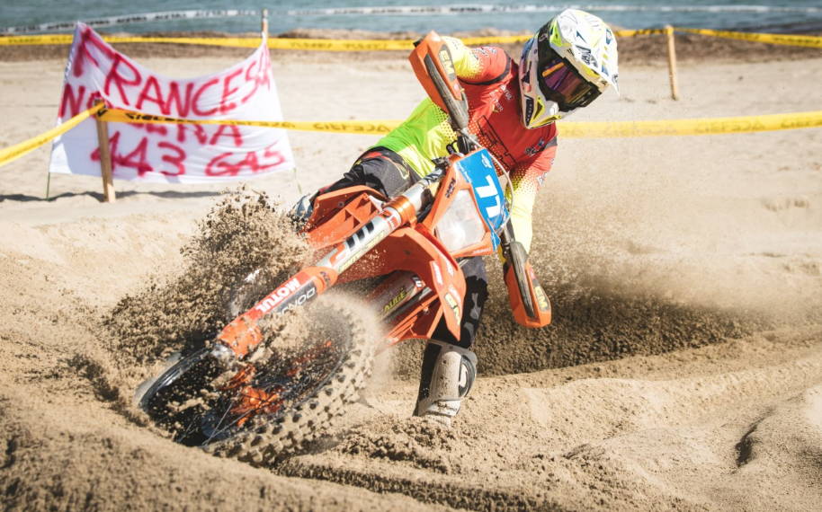 Saumell brilla al pròleg del GP d’Itàlia, amb el tercer millor temps en la seua estrena al Mundial d’Enduro