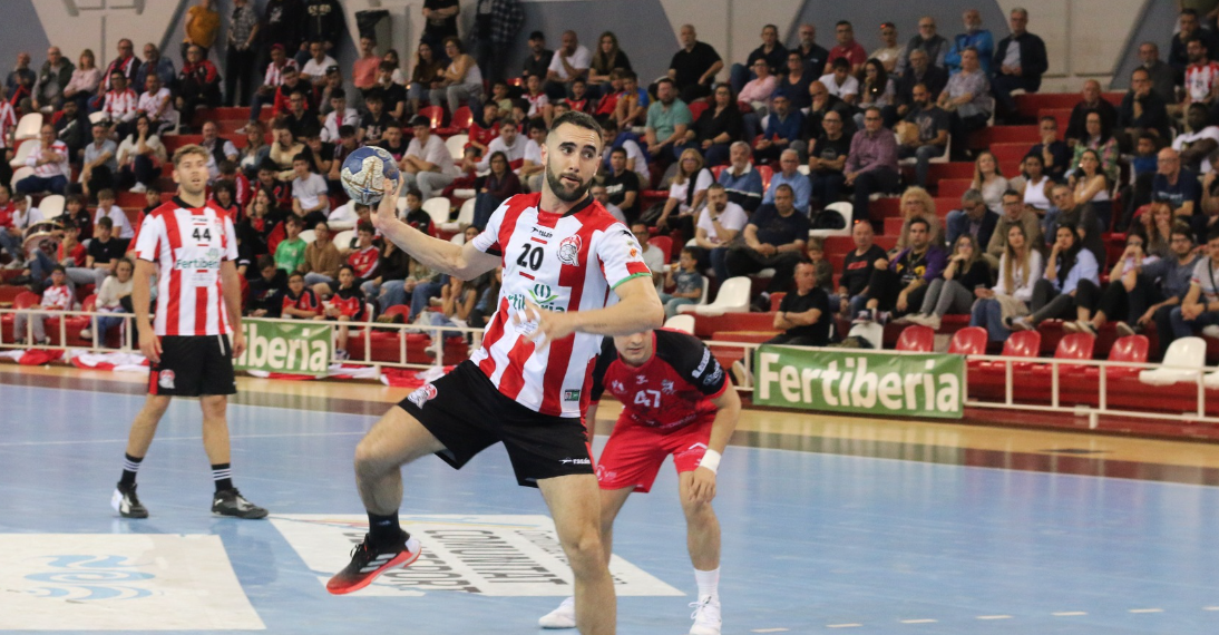 El Fertiberia Balonmano Puerto Sagunto vol puntuar a casa del tercer classificat, el Novás