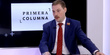 El comunista Albert Santín proposa baixar els sous als polítics d’Amposta i una consulta al Poblenou