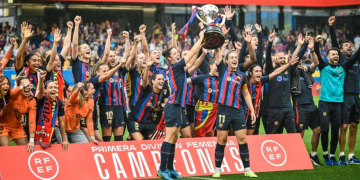 El Barça femení, amb Rafa Navarro de segon entrenador, guanya la quarta lliga seguida