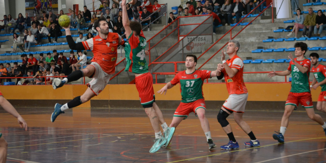 El CE Tortosa supera (32-28) el Sant Quirze B i fa un altre pas cap a la salvació