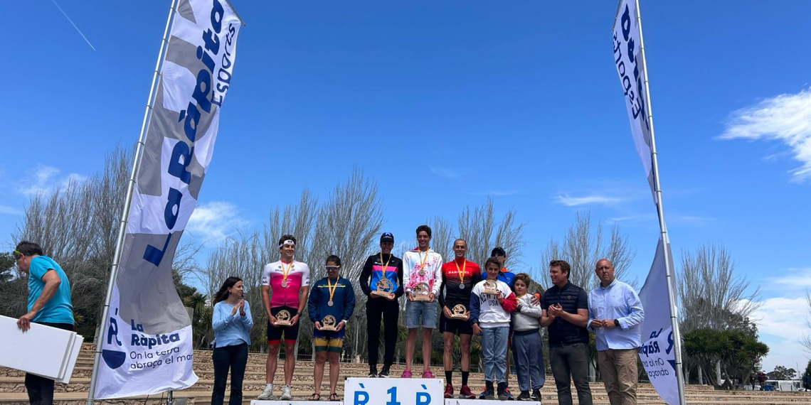 El Triatló Terres de l’Ebre congrega uns 200 participants a La Ràpita