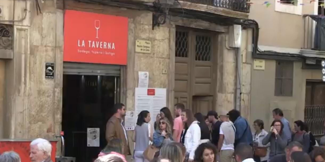 Èxit de participació en la primera Fira Vermut Ebre a Tortosa