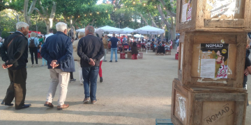 Negocis familiars i food trucks omplen d’animació i gastronomia el festival Nomad a Tortosa