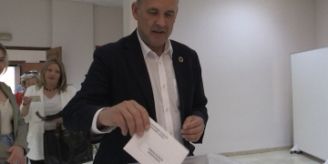 Luz (Junts per Gandesa) ha votat este migdia i espera revalidar l’alcaldia