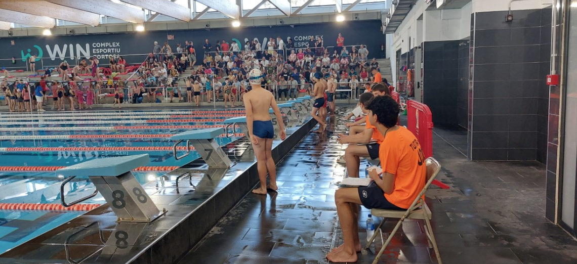 Els nedadors ebrencs citats dissabte al WIN Tortosa per disputar la final territorial de natació dels jocs esportius escolars