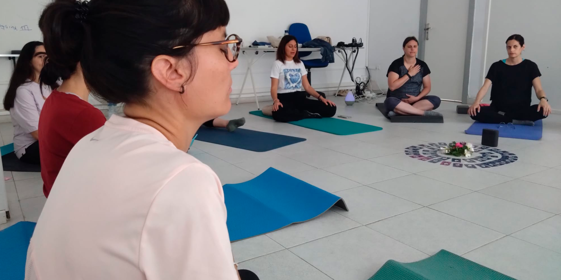 Les llevadores reivindiquen el seu paper més enllà de l’atenció al part