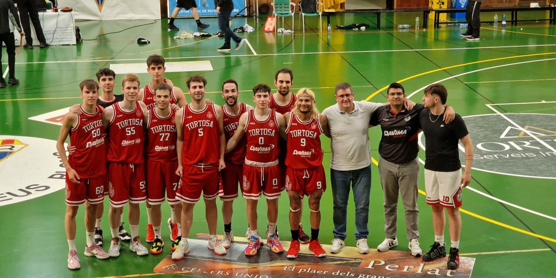El CB Cantaires-Tortosa, amb la salvació garantida, supera (64-67) al Reus Ploms