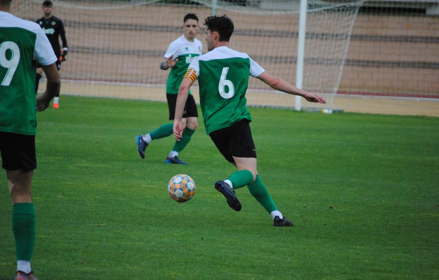 El FC Ascó, ja salvat, supera (3-4) el Santfeliuenc