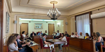 Amposta celebra l’últim ple ordinari del mandat amb les emocions a flor de pell