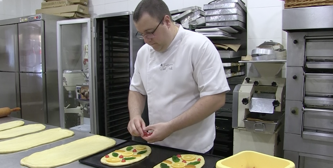 Els pastissers confien en una revetlla de Sant Joan amb èxit de vendes