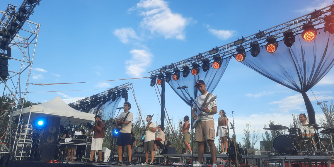 Èxit de públic al festival Lo Riu Sona d’Amposta amb Lildami, Claudia Xiva i Gertrudis