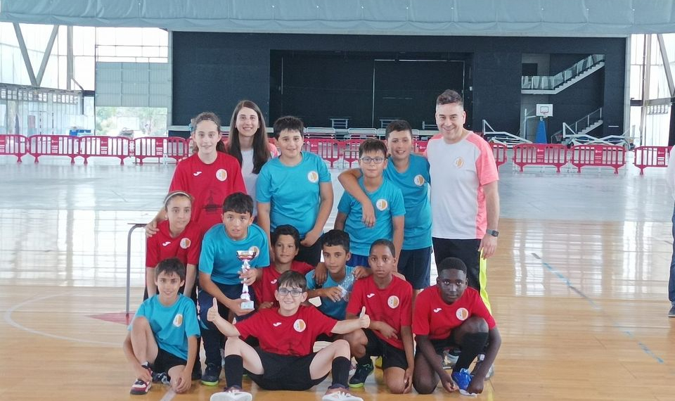 El Torneig Solidari Xuta amb el Cor reuneix aliments de primera necessitat