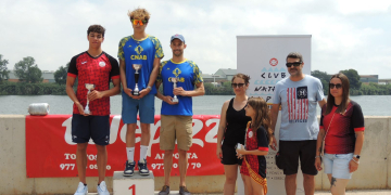 Nil Ibáñez i Laura Rodríguez guanyen la 23ª Travessia d’Amposta Nedant l’Ebre