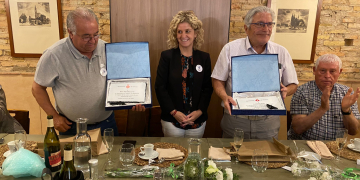 Joaquim Roda i Paco Also, homenatjats durant la Trobada d’exjugadors de la UD Remolins