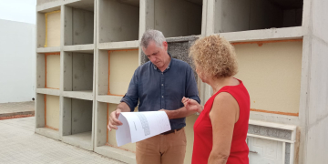 Amposta recupera més d’un centenar de tombes gairebé soterrades pels aiguats