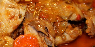 Pasta de full amb mango texturitzat, foie i sal negra