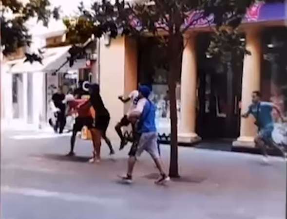 Cinc persones detingudes a Tortosa per una nova baralla a la plaça de l’Àngel