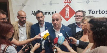 El delegat del govern espanyol a Catalunya visita Camarles i Tortosa per conèixer els nous governs locals