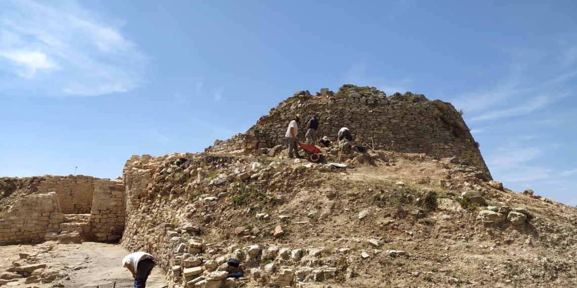 Els romans haurien utilitzat com a plaça militar el poblat ibèric del coll del Moro de Gandesa