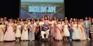 Sant Jaume d’Enveja reconeix la lluita d’Oliveras amb l’ELA