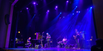 Els mítics Yellowjackets captiven a un públic entregat en el seu retorn a Tortosa