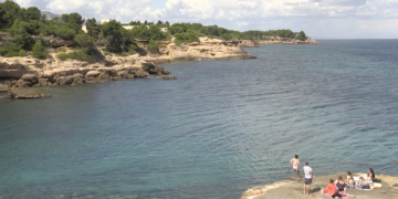Mor ofegat un home de 80 anys a la platja de l’Alguer a l’Ametlla de Mar