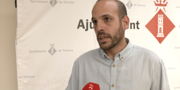 El govern de Tortosa reubicarà les 12 famílies afectades pel tancament de la llar d’infants de Creu Roja