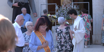 Deltebre arriba a l’equador de les festes amb l’ofrena a la Mare de Déu de l’Assumpció