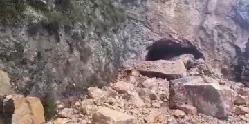 Beseit queda incomunicada pel despreniment del túnel d’entrada