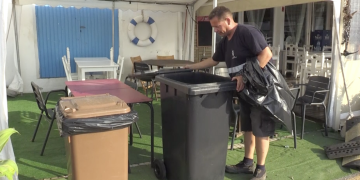 L’Ampolla redueix la taxa de residus amb la recollida porta a porta als restaurants